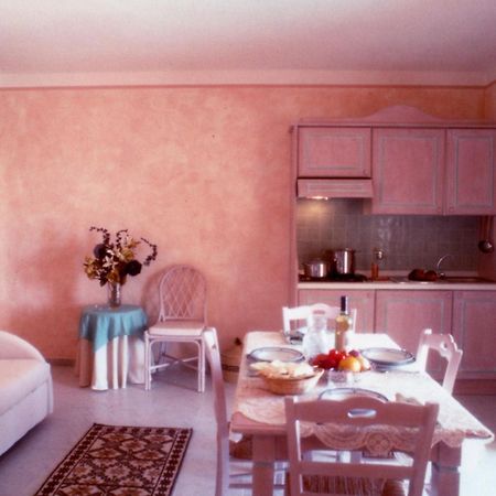 Residence Riva Azzurra Cannigione Camera foto