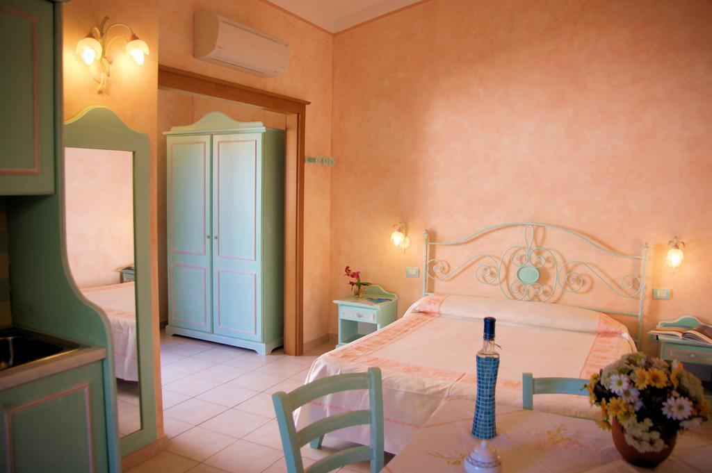Residence Riva Azzurra Cannigione Camera foto