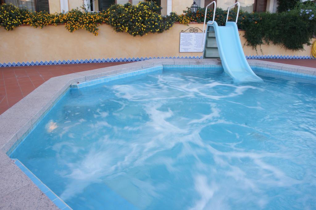 Residence Riva Azzurra Cannigione Esterno foto