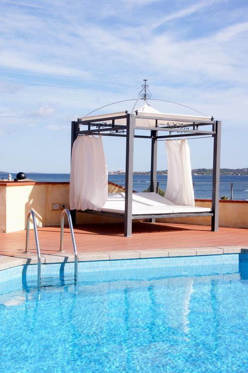 Residence Riva Azzurra Cannigione Esterno foto