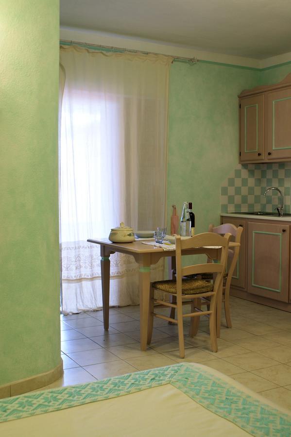 Residence Riva Azzurra Cannigione Esterno foto